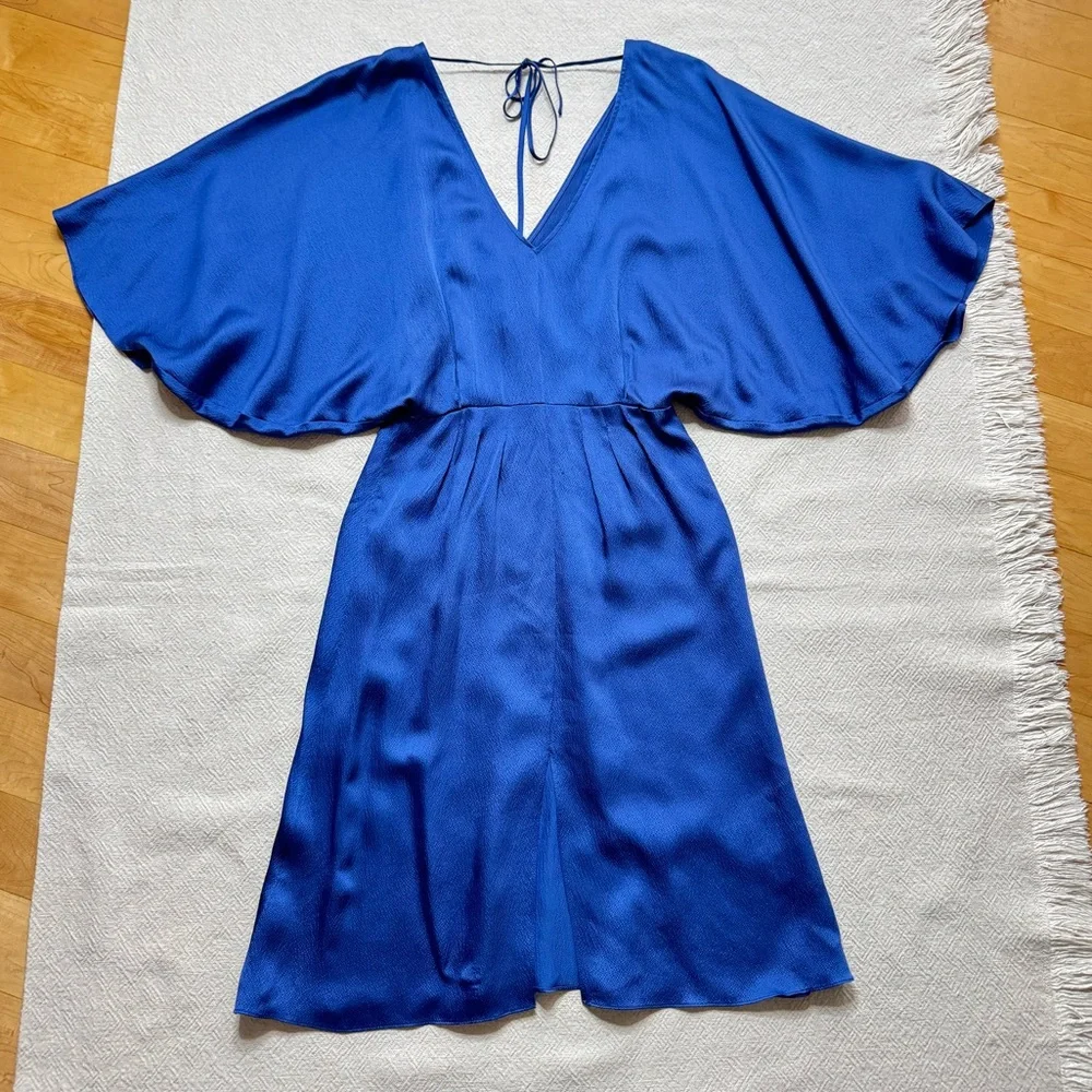 ESCADA Silk Cornflower Blue Vneck Satin Batwing Midi Dress 36 S - Picture 2 of 9